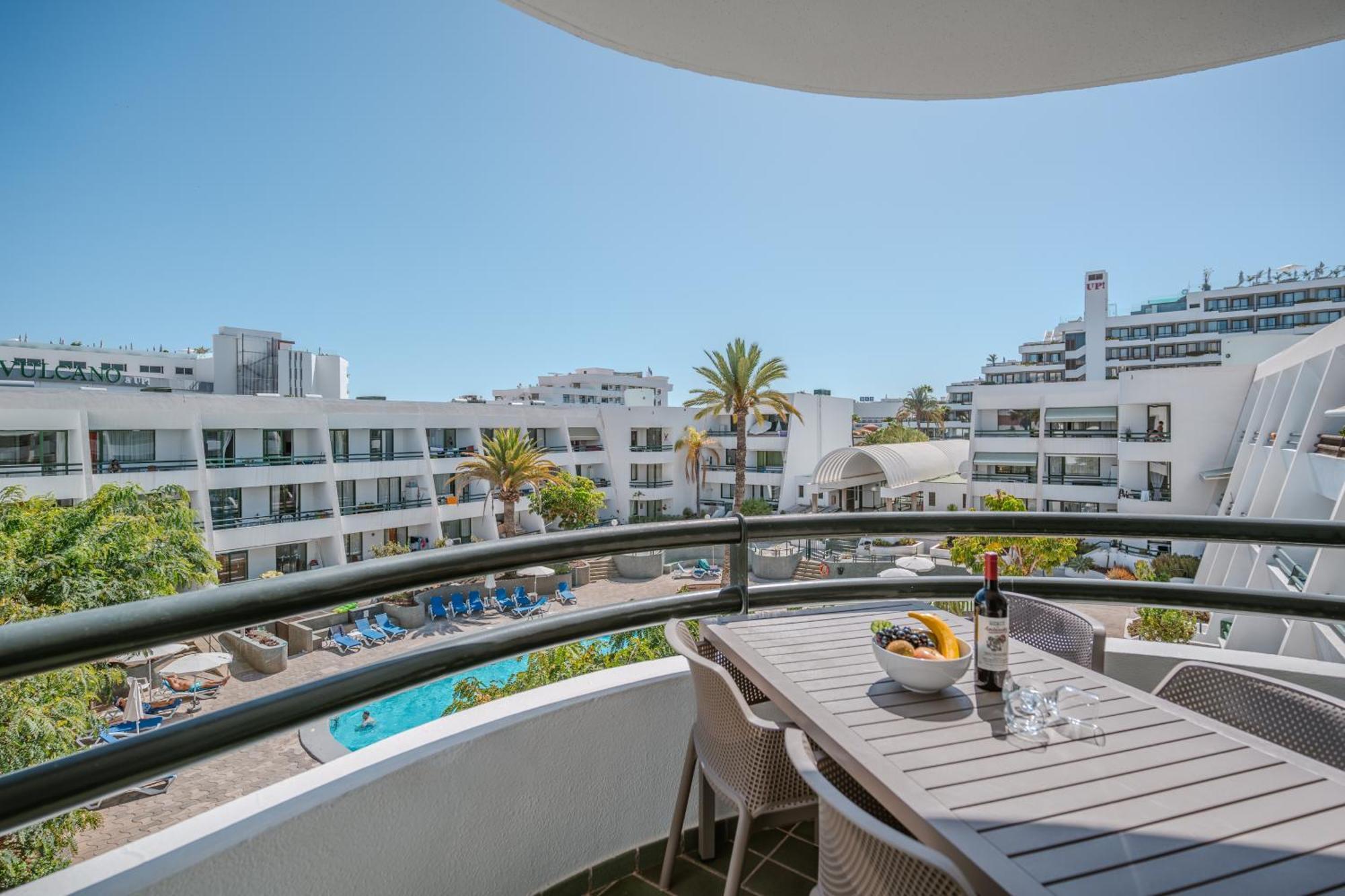 Go2Tenerife Apart Sira Family, Pool & Beach プラヤ・デ・ラス・アメリカス エクステリア 写真