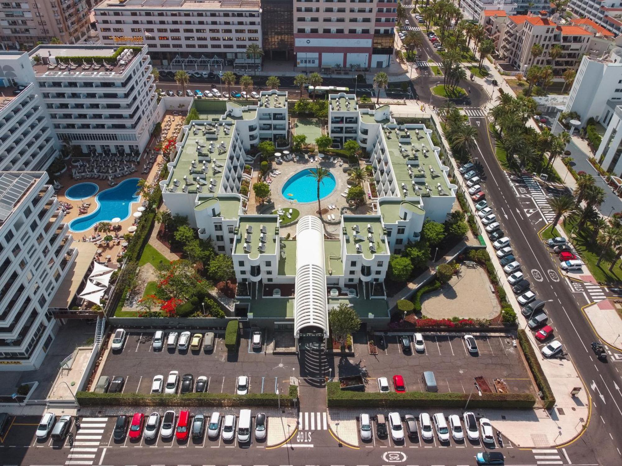 Go2Tenerife Apart Sira Family, Pool & Beach プラヤ・デ・ラス・アメリカス エクステリア 写真